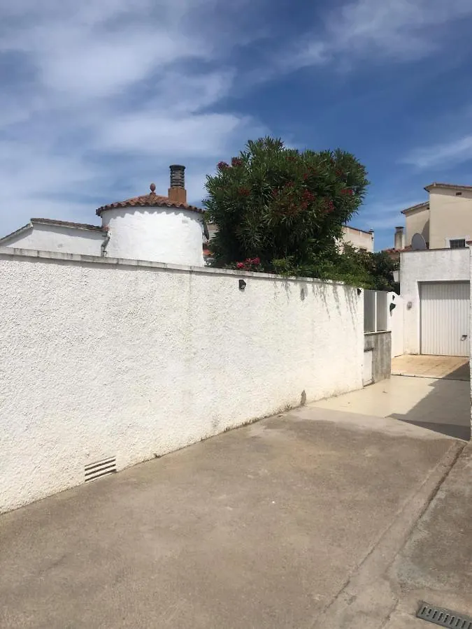 Maison Avec Jardin A 400 M De La Plage Empuriabrava Holiday home