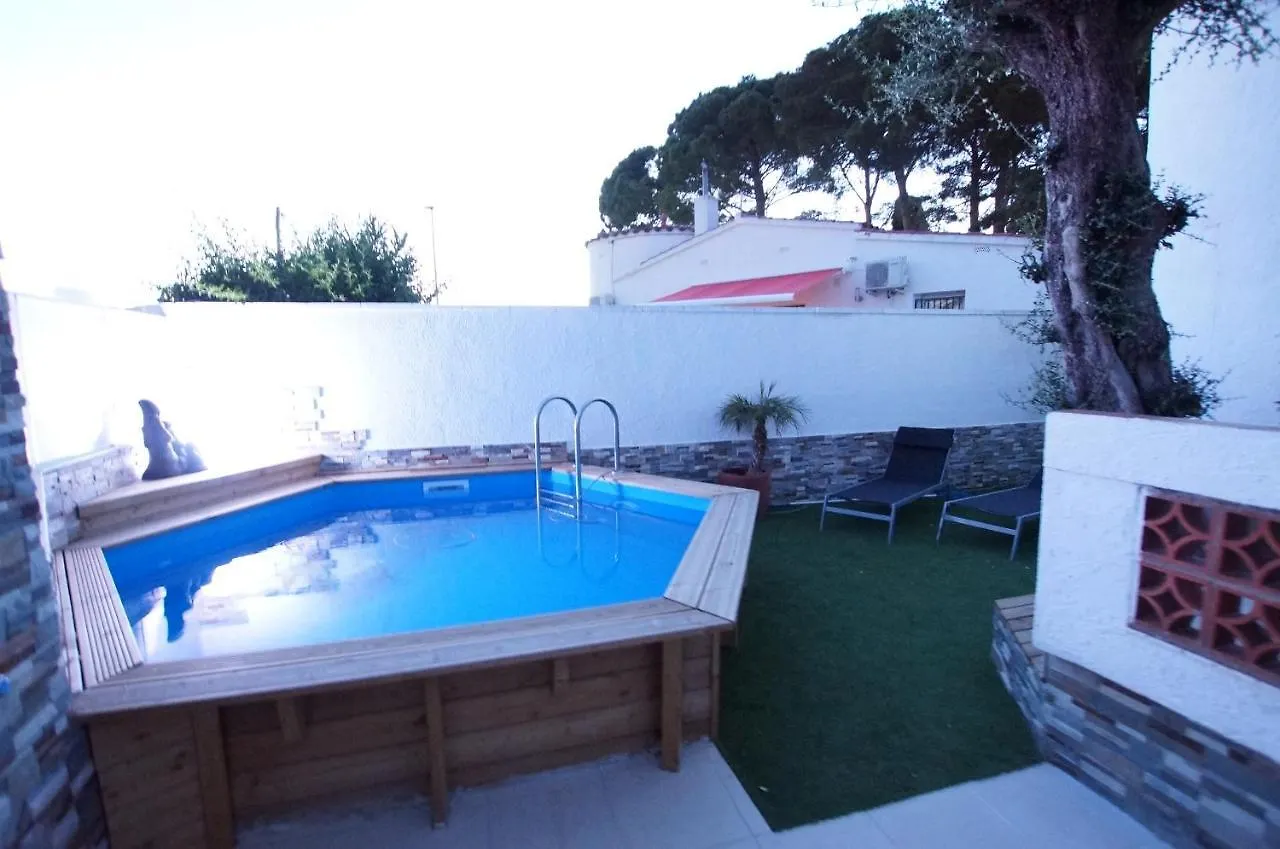 Maison Avec Jardin A 400 M De La Plage Empuriabrava 0*,  Spain